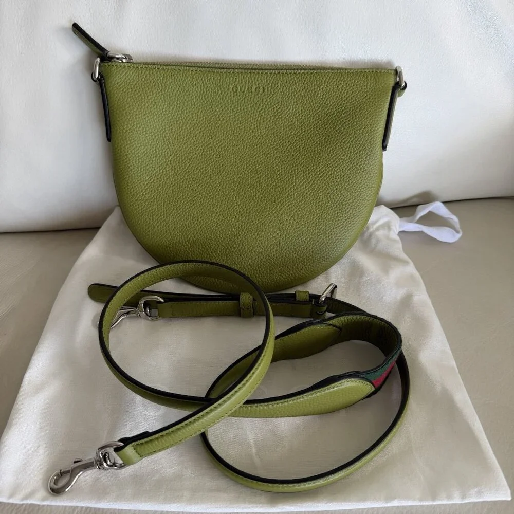 NEW GUCCI B Small $1560 Olive Green Grained Leather Crossbody Bag